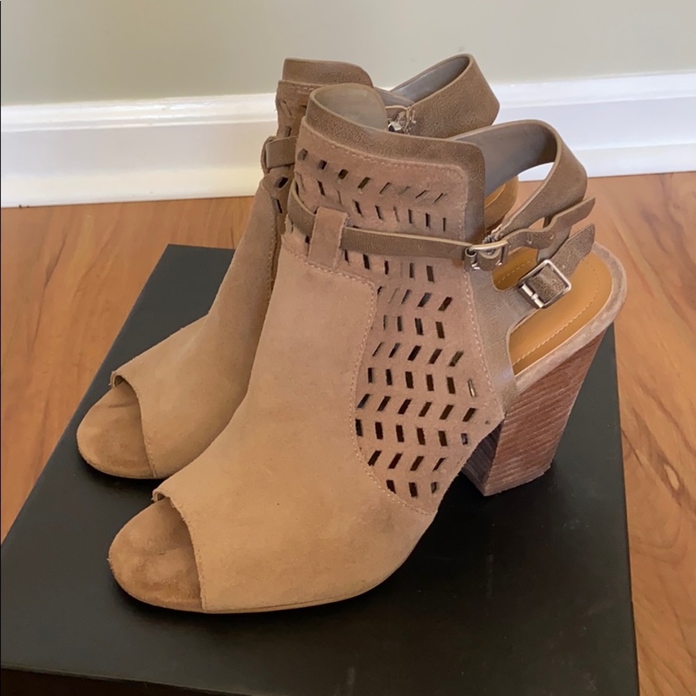 BCBGeneration Creen Heel Sandals Size 7.5